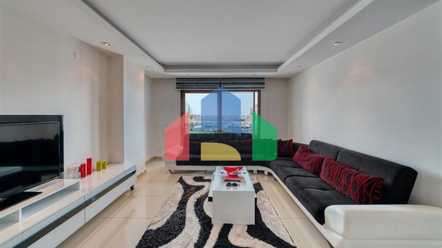 Простора квартира 2 + 1 поруч з ТЦ Аланіум