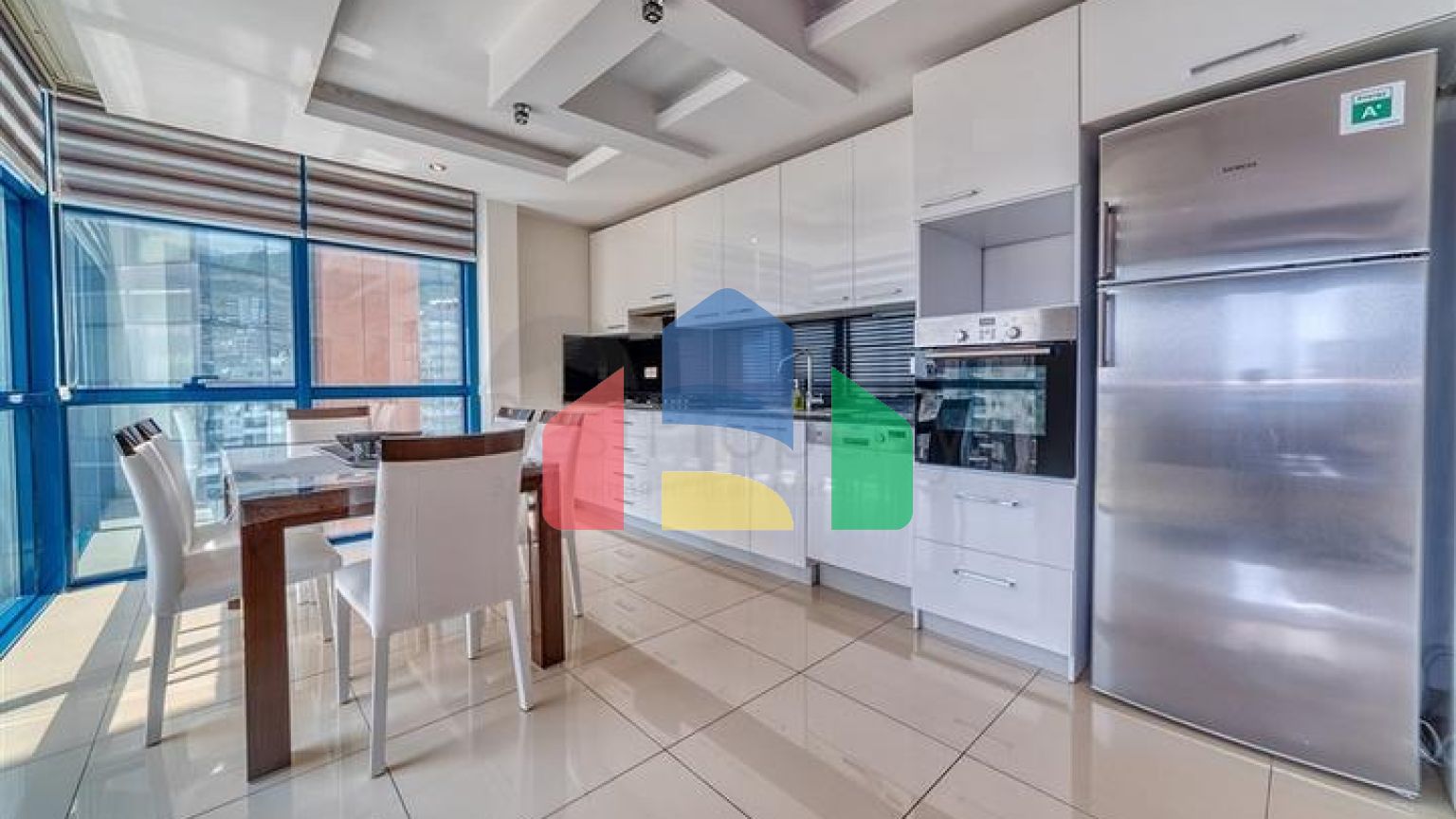 Простора квартира 2 + 1 поруч з ТЦ Аланіум