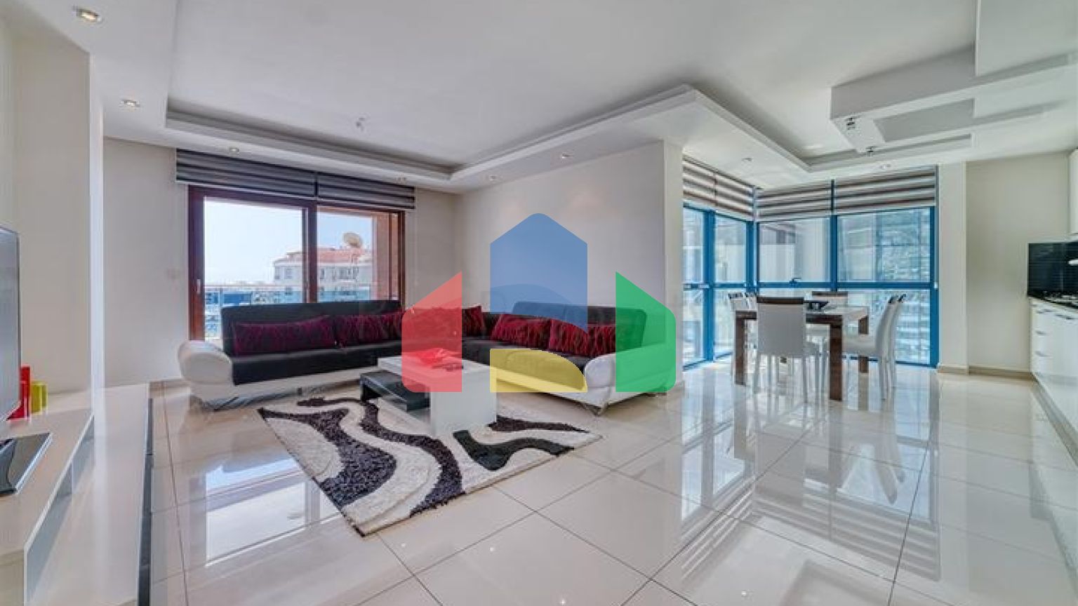 Простора квартира 2 + 1 поруч з ТЦ Аланіум