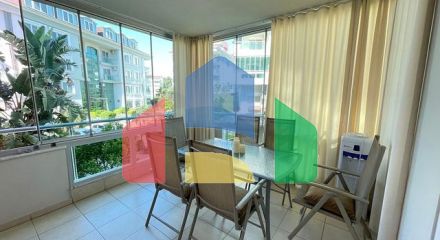 Простора квартира 2+1 в центральному районі Аланії