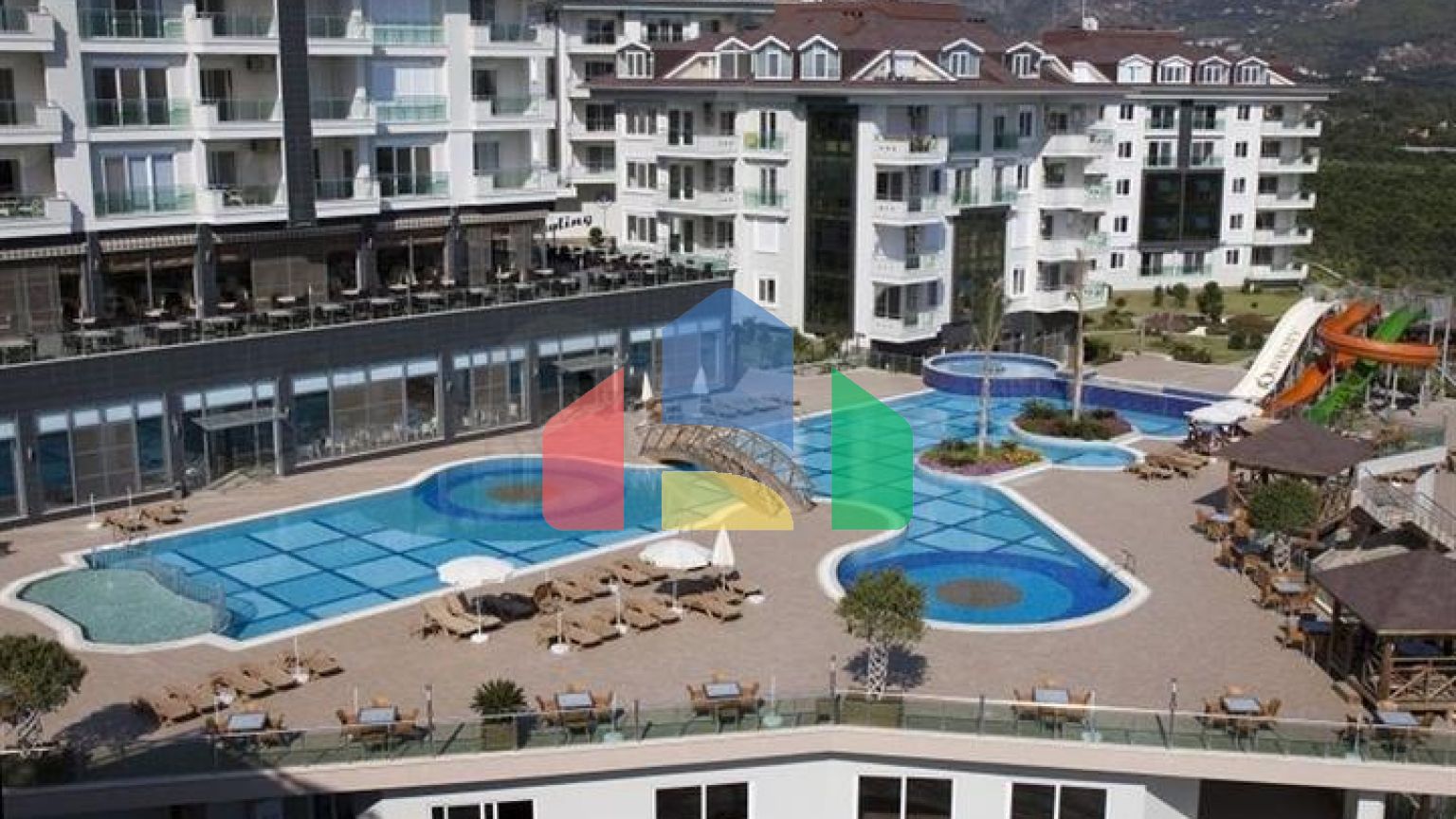 Простора квартира 2+1 в центральному районі Аланії