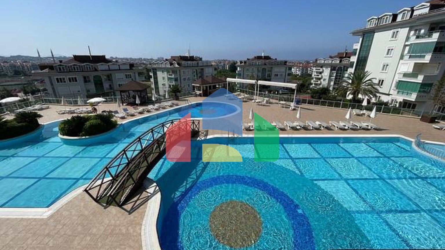 Простора квартира 2+1 в центральному районі Аланії