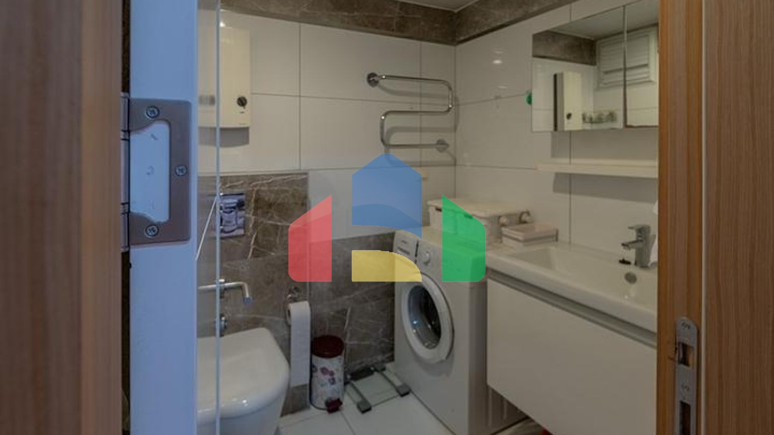 Простора квартира 1+1 в центральному районі Аланії