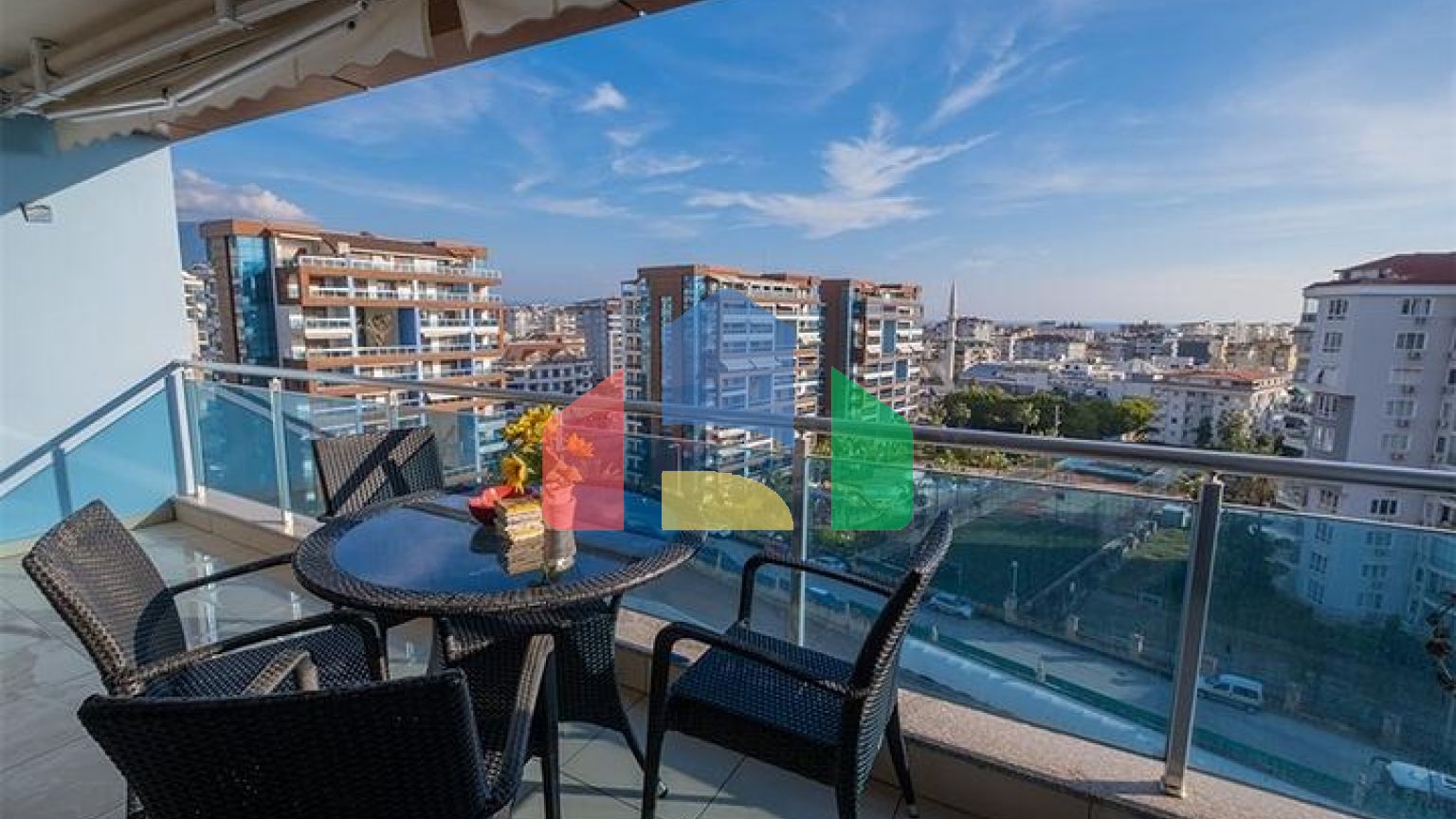 Простора квартира 1+1 в центральному районі Аланії