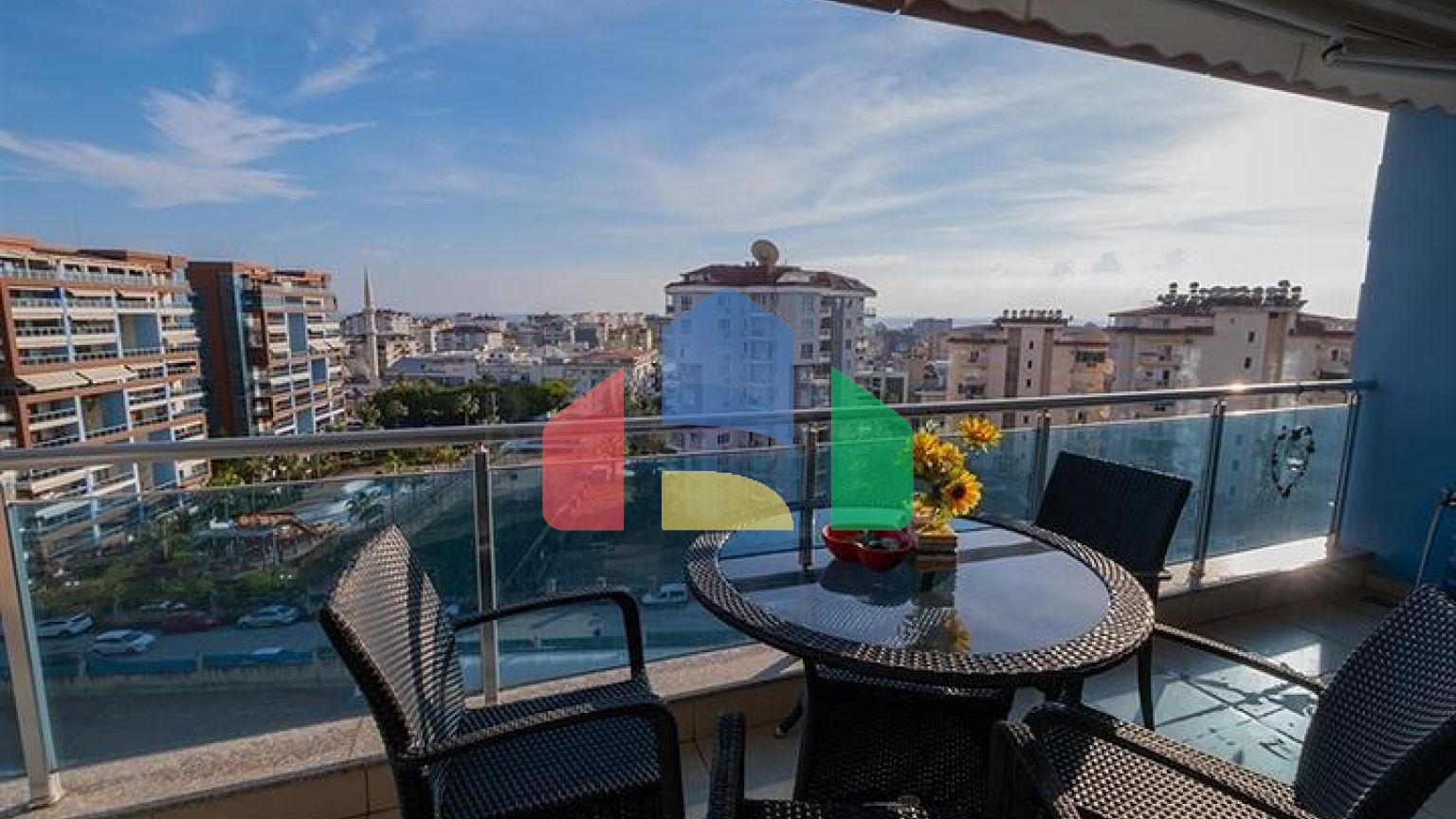 Простора квартира 1+1 в центральному районі Аланії