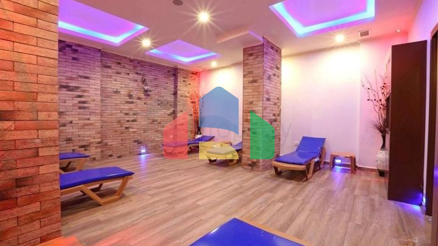 Простора квартира 1+1 в центральному районі Аланії