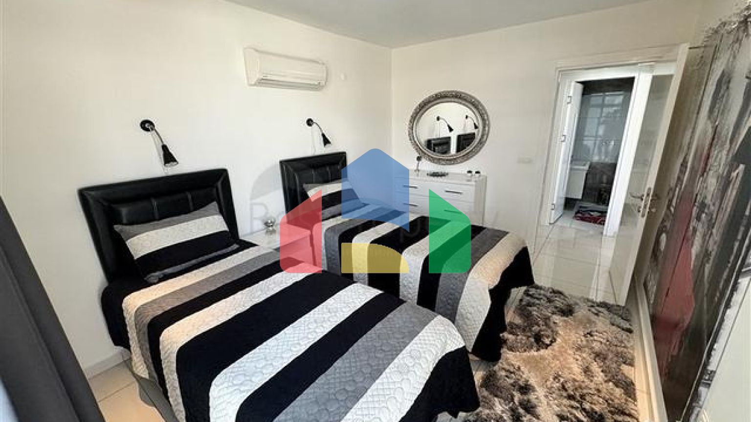 Простора квартира 2+1 в центральному районі Аланії