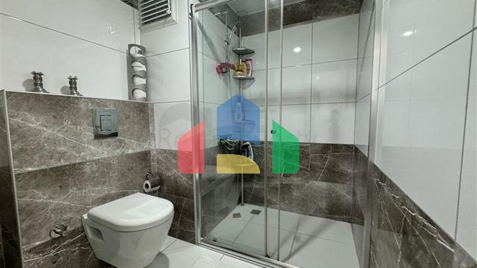 Простора квартира 2+1 в центральному районі Аланії