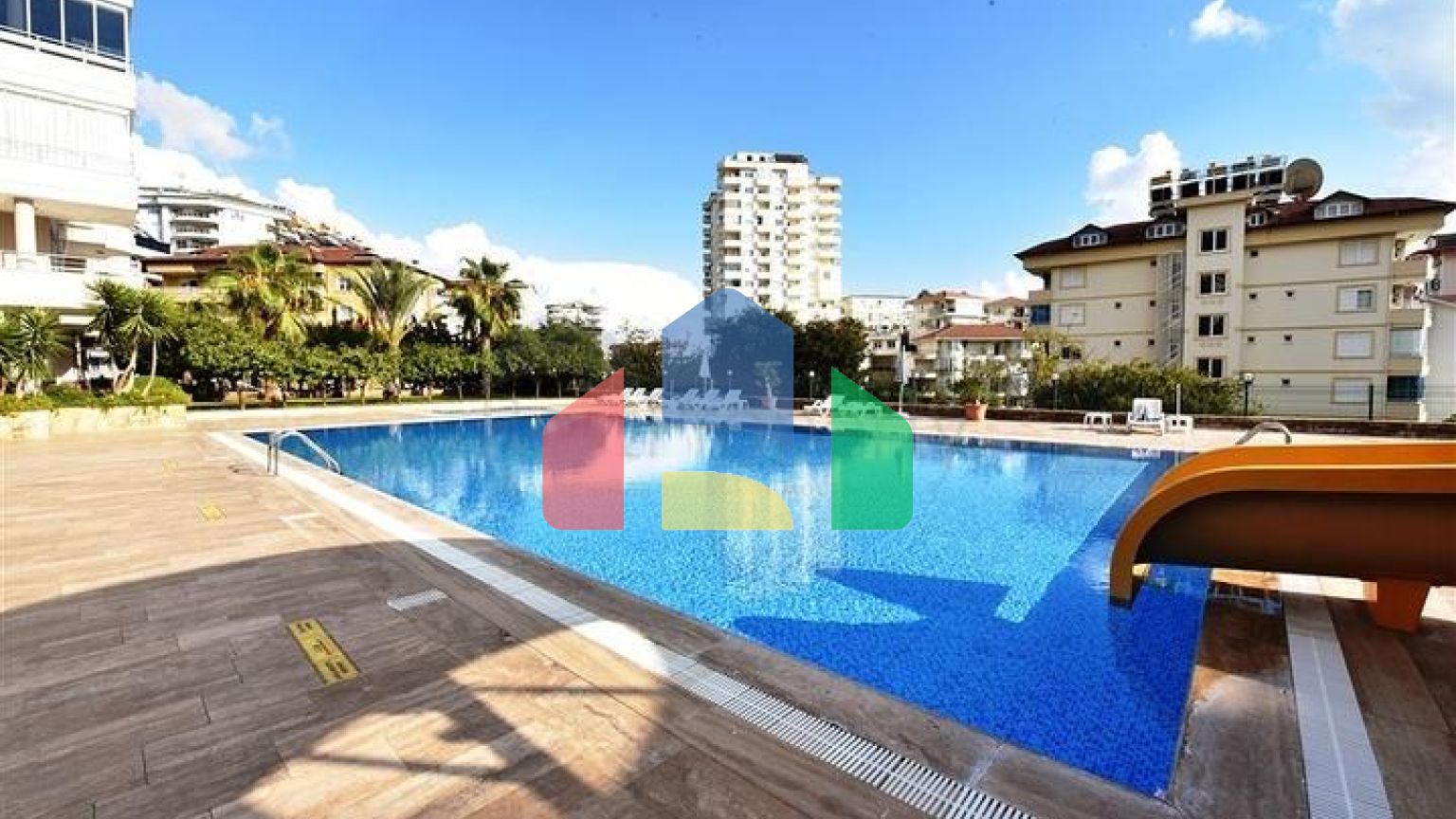 Затишна трикімнатна квартира в Джікджіллі