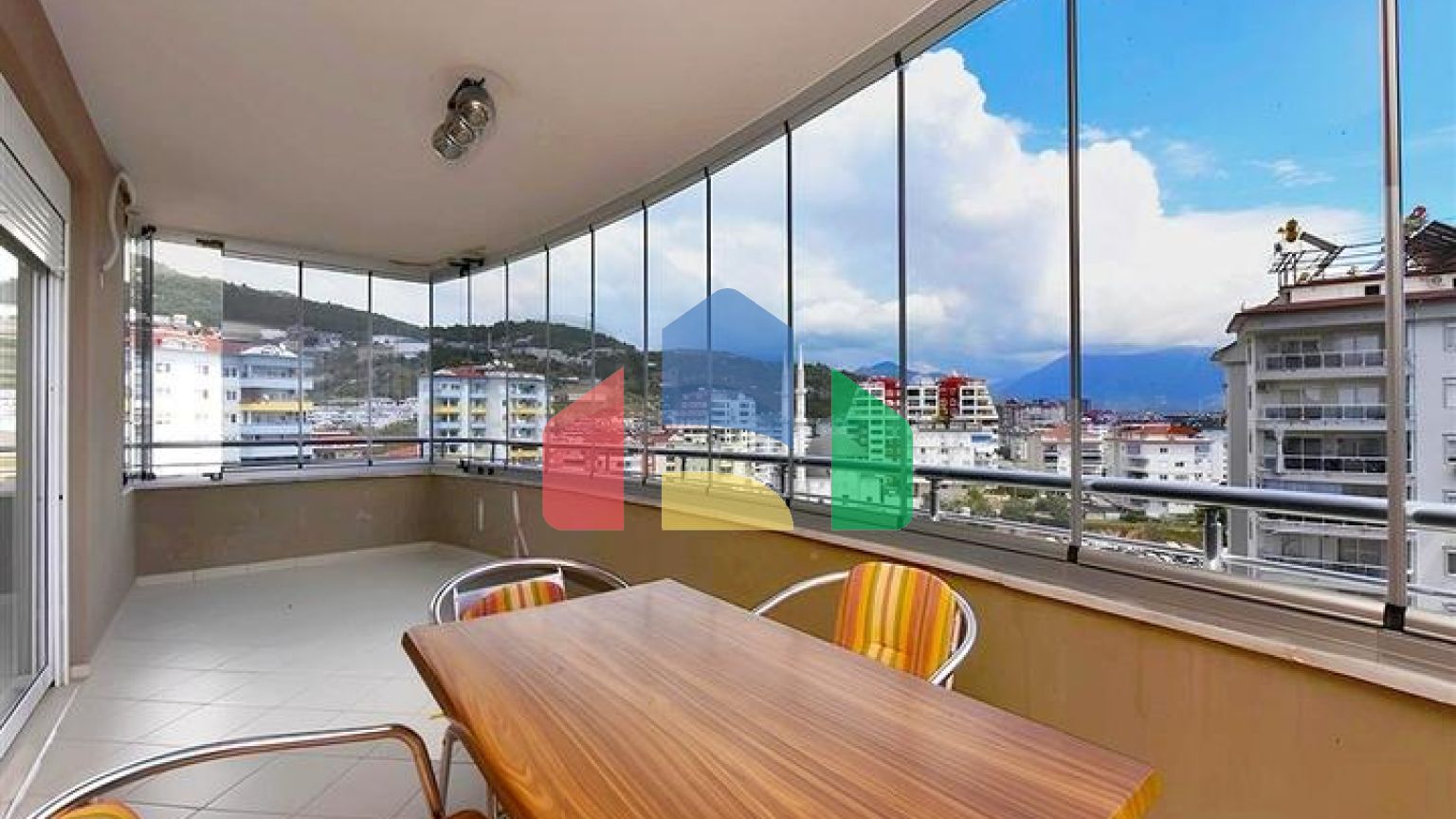 Квартира 2+1 в сучасному комплексі з видом на море та інфраструктурою