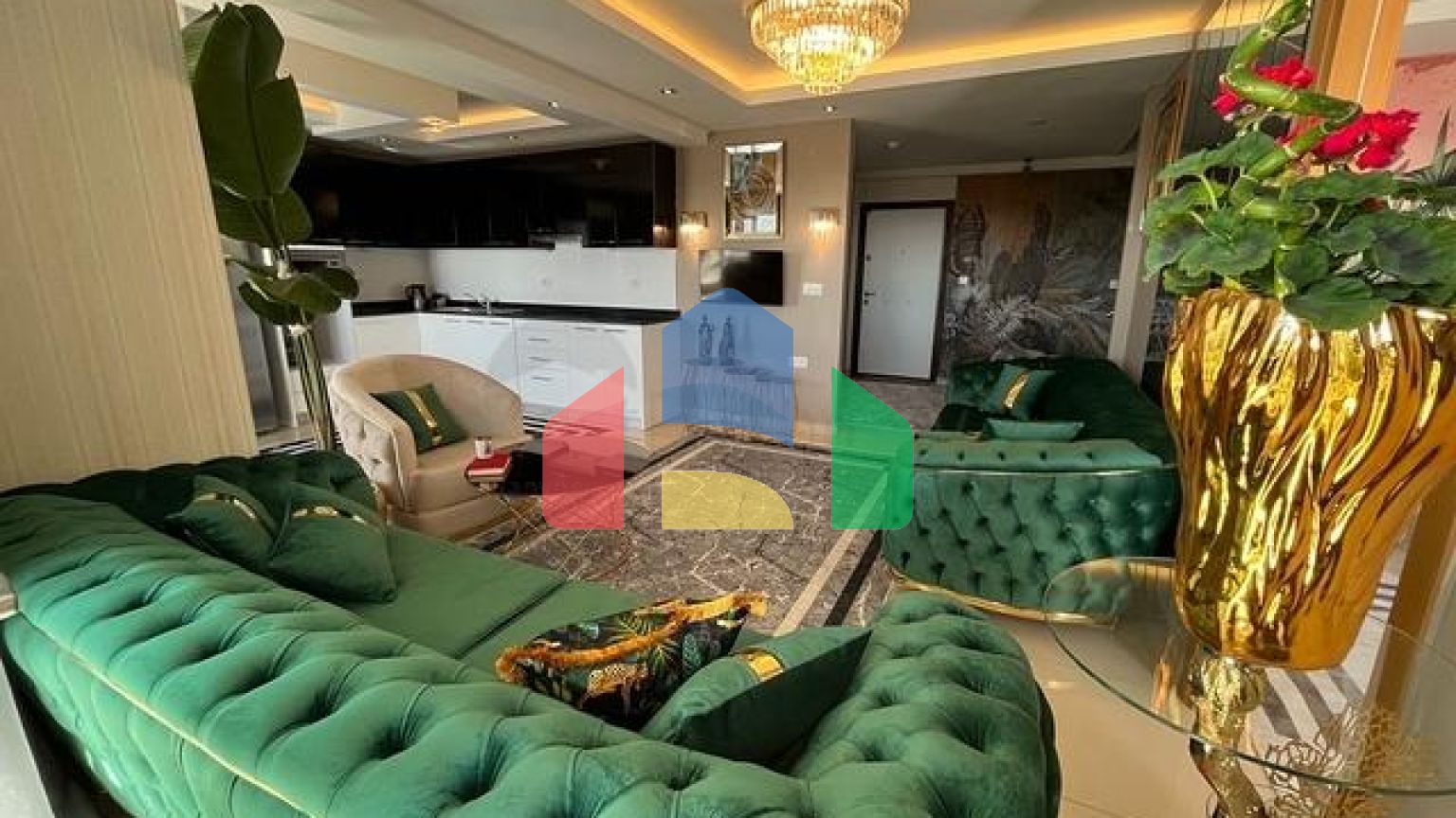 Просторий пентхаус 4+1 у популярному житловому комплексі в районі Джікджіллі