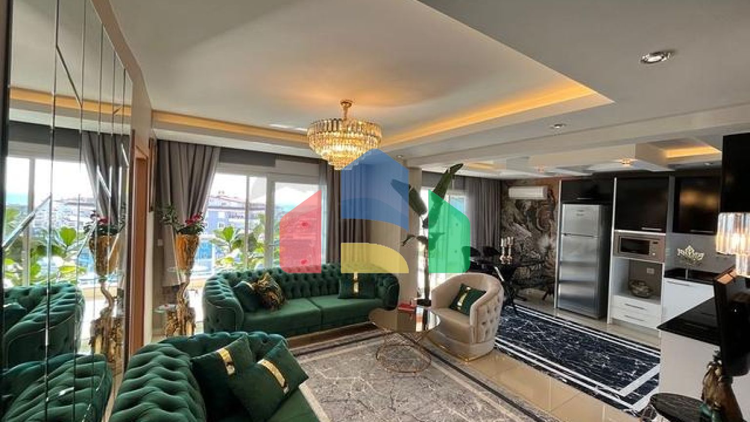 Просторий пентхаус 4+1 у популярному житловому комплексі в районі Джікджіллі