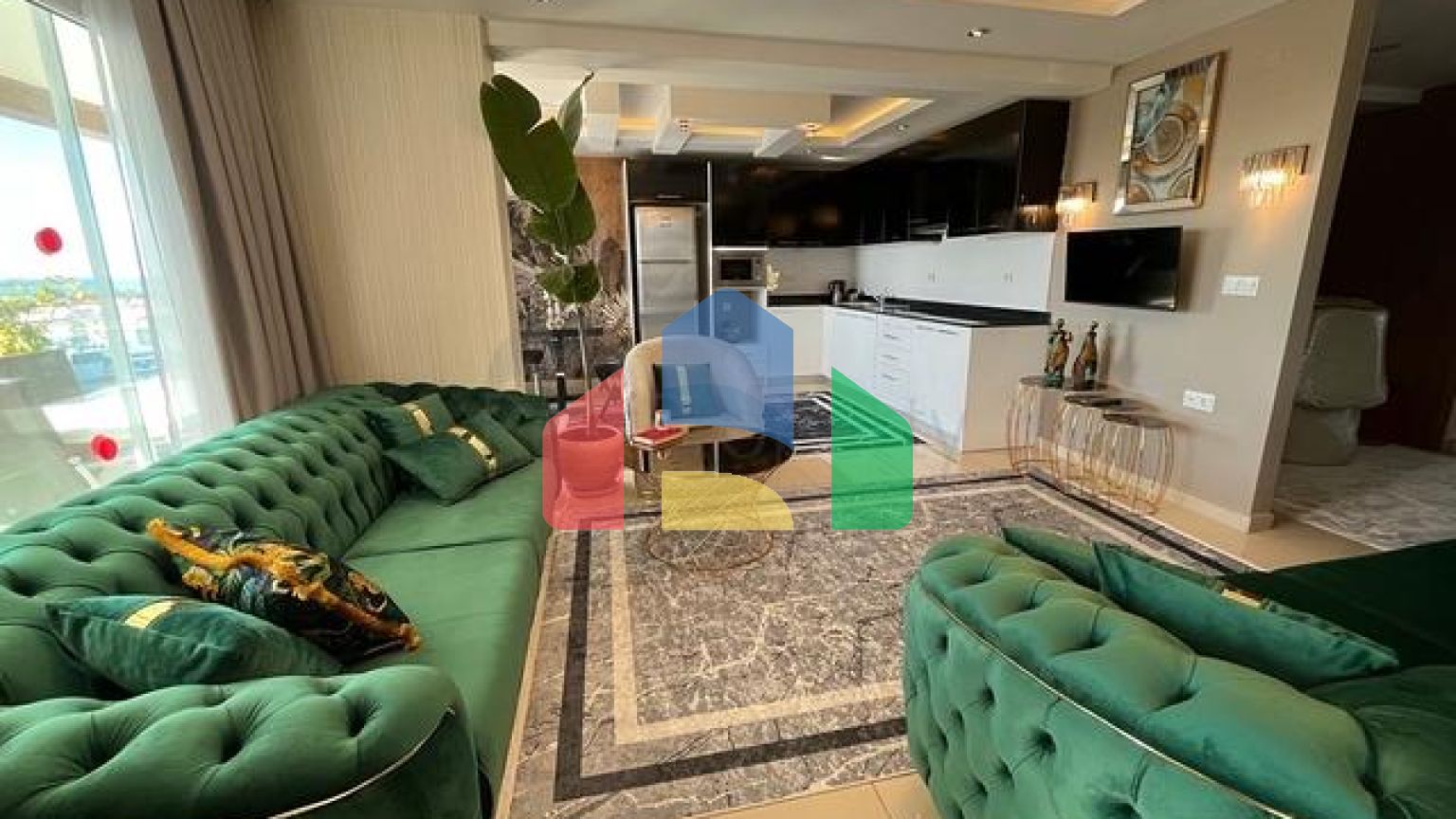 Просторий пентхаус 4+1 у популярному житловому комплексі в районі Джікджіллі