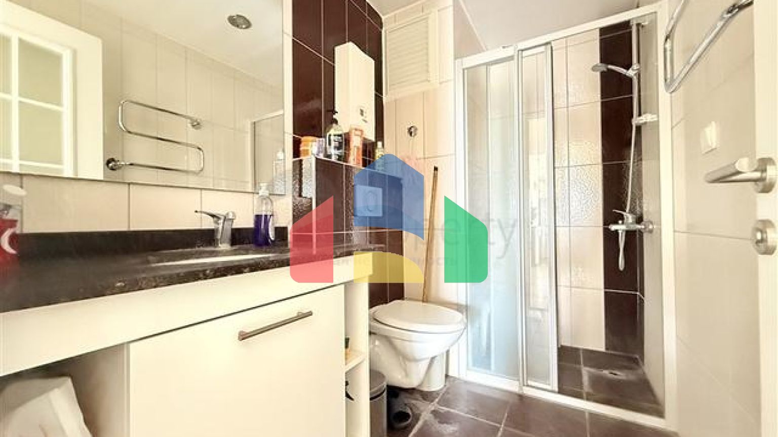 Простора квартира 1 + 1 з повною меблями і багатою інфраструктурою в Джікджіллі