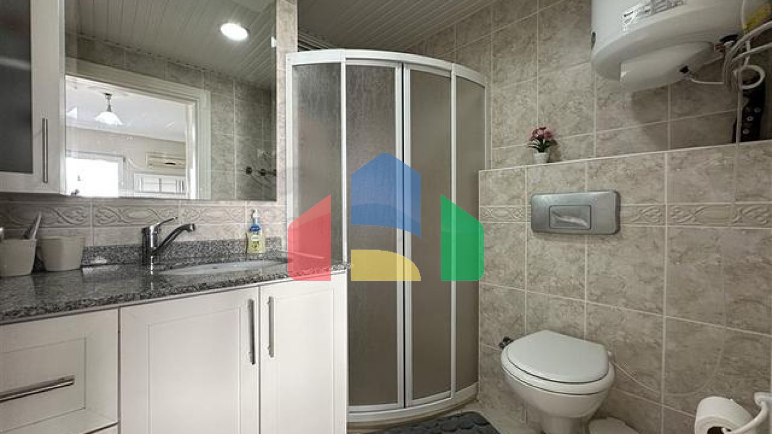 Комфортна квартира 2+1 в комплексі з розвиненою інфраструктурою