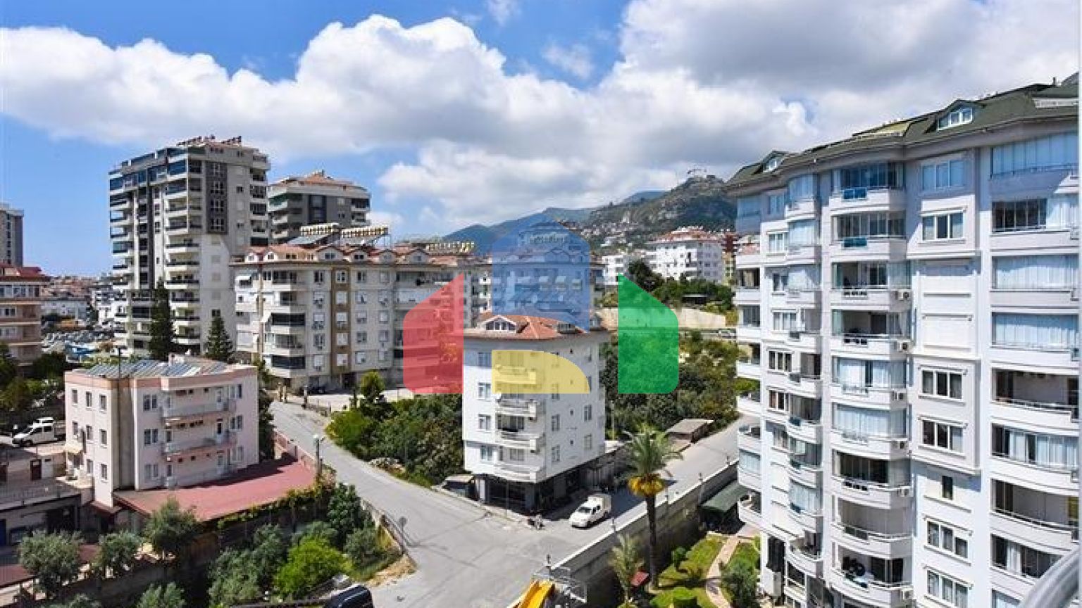 Простора квартира з видом на море і гори в районі Джікджіллі