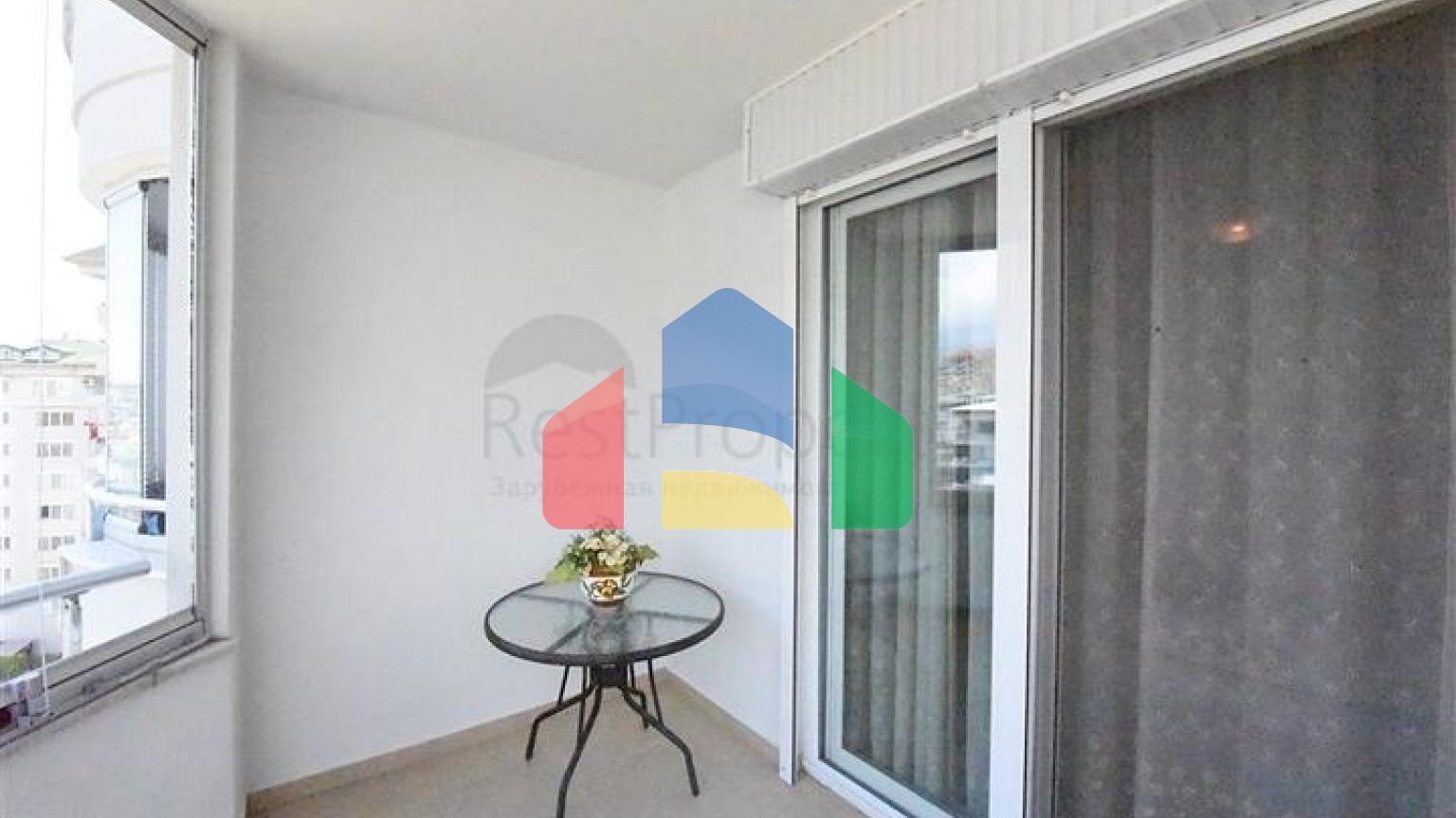 Простора квартира з видом на море і гори в районі Джікджіллі