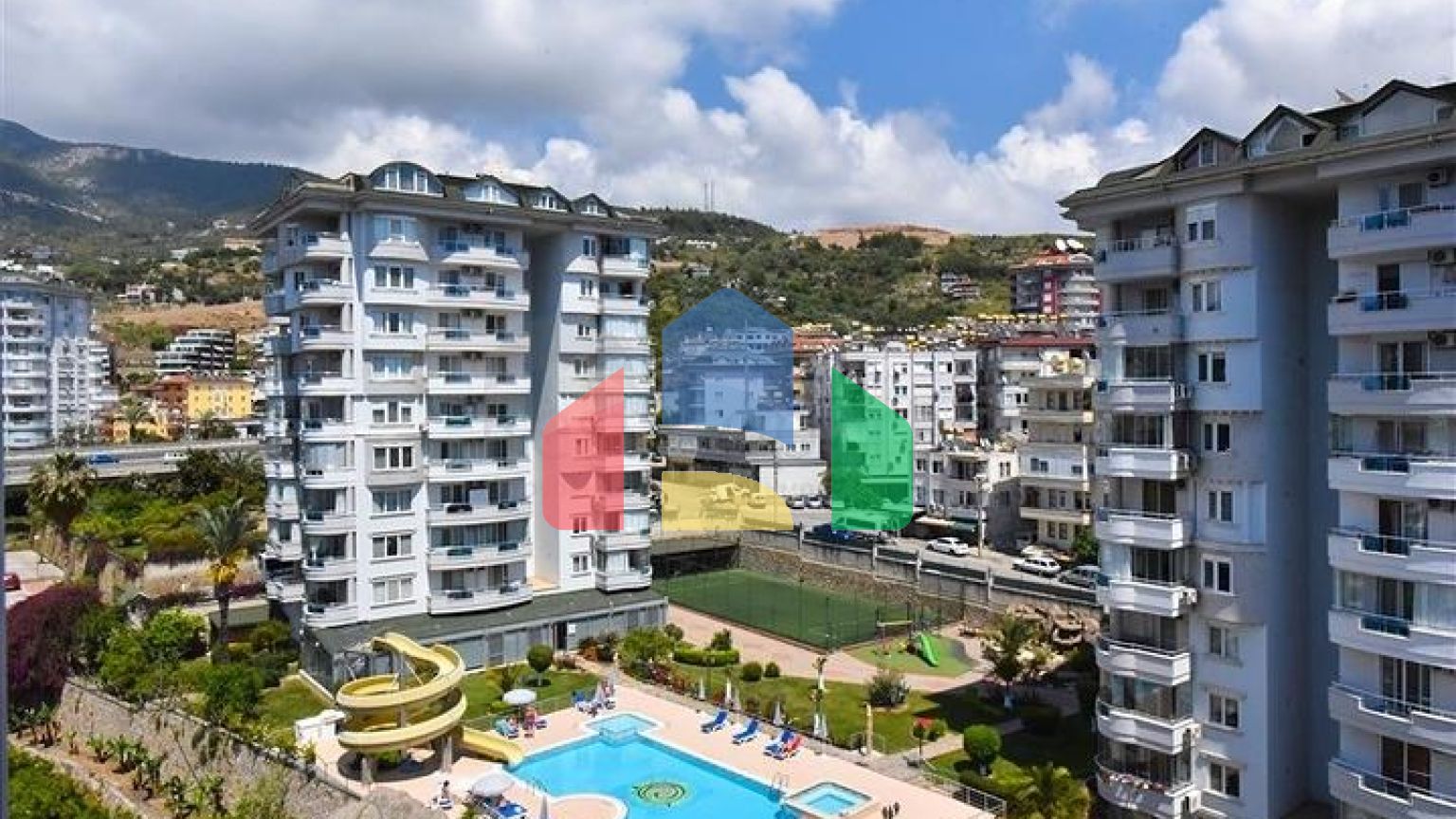 Простора квартира з видом на море і гори в районі Джікджіллі