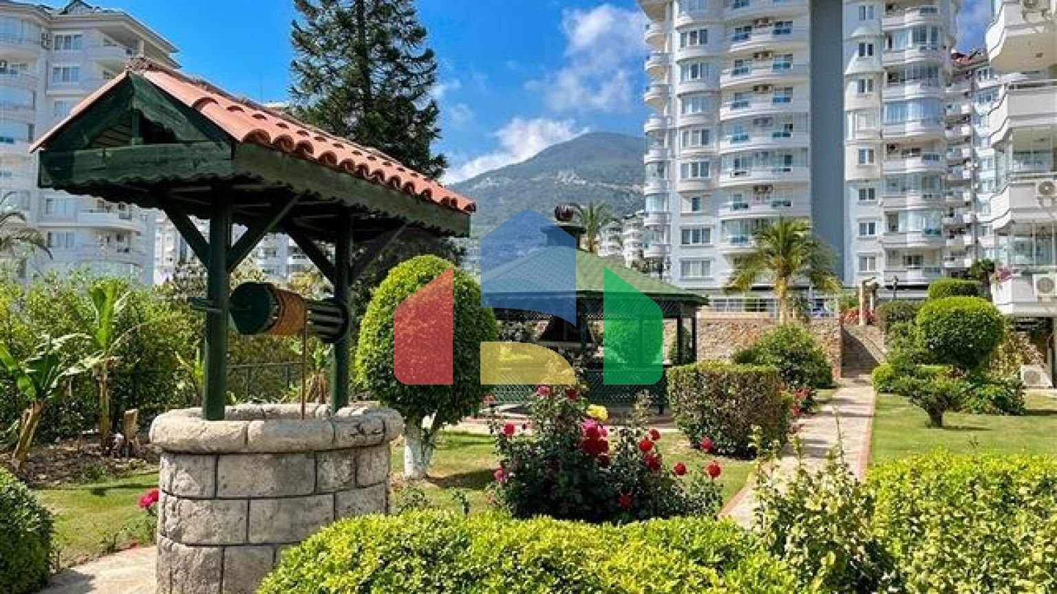 Простора квартира з видом на море і гори в районі Джікджіллі