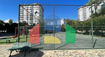 Простора квартира з видом на море і гори в районі Джікджіллі