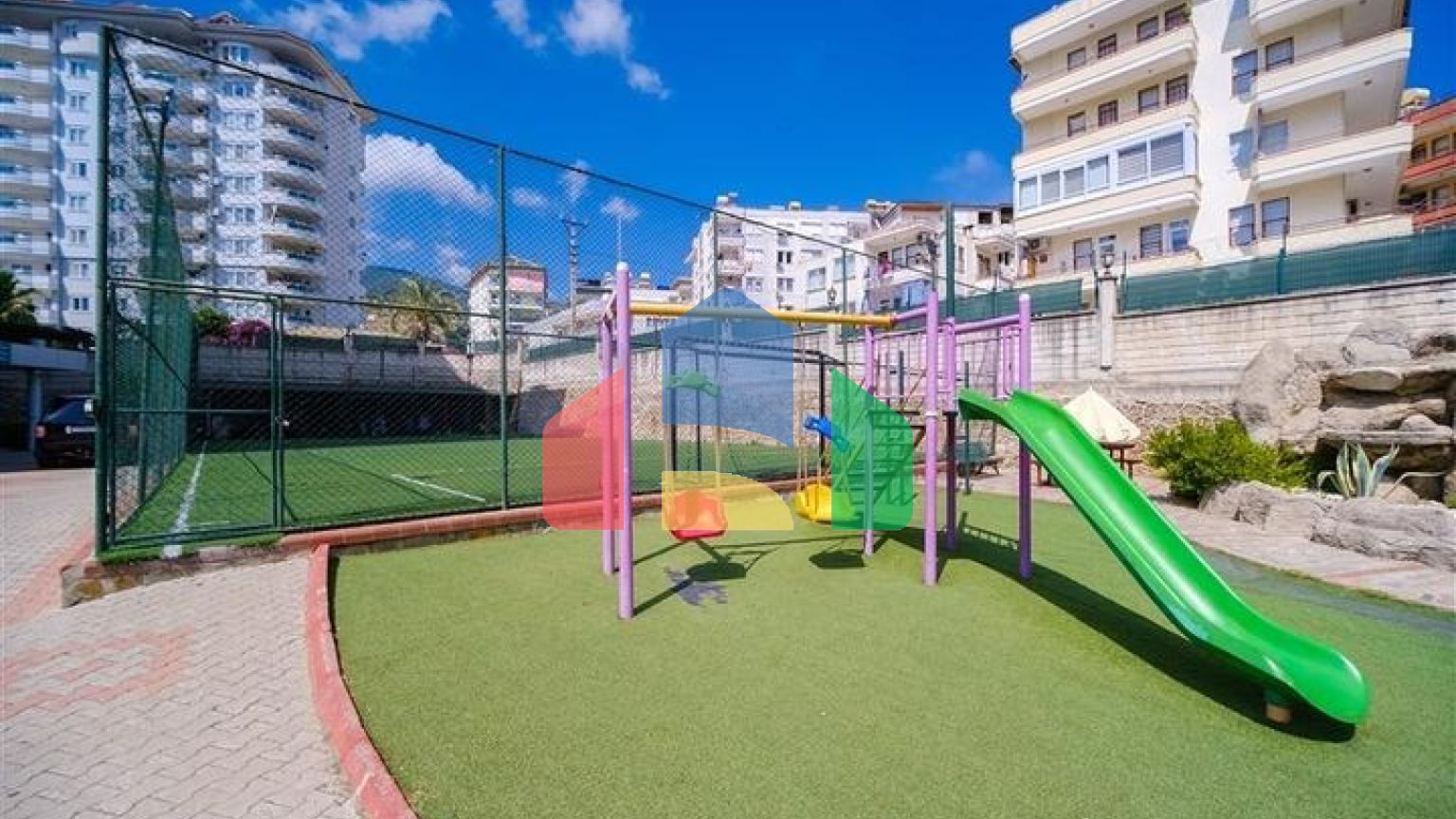 Простора квартира з видом на море і гори в районі Джікджіллі