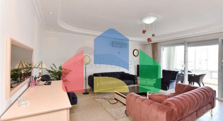 Простора квартира з видом на море і гори в районі Джікджіллі