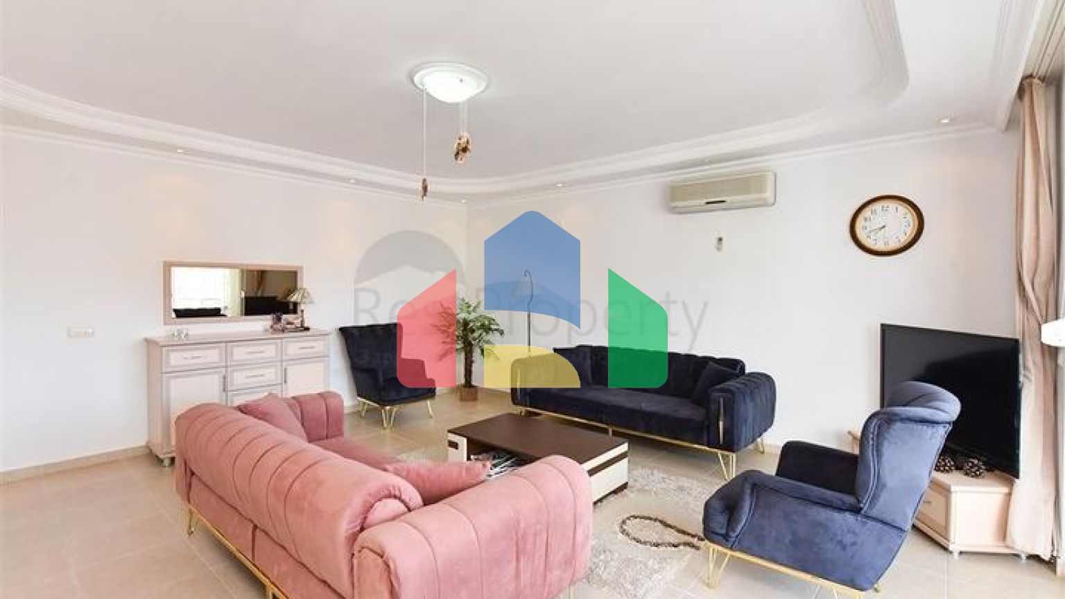 Простора квартира з видом на море і гори в районі Джікджіллі