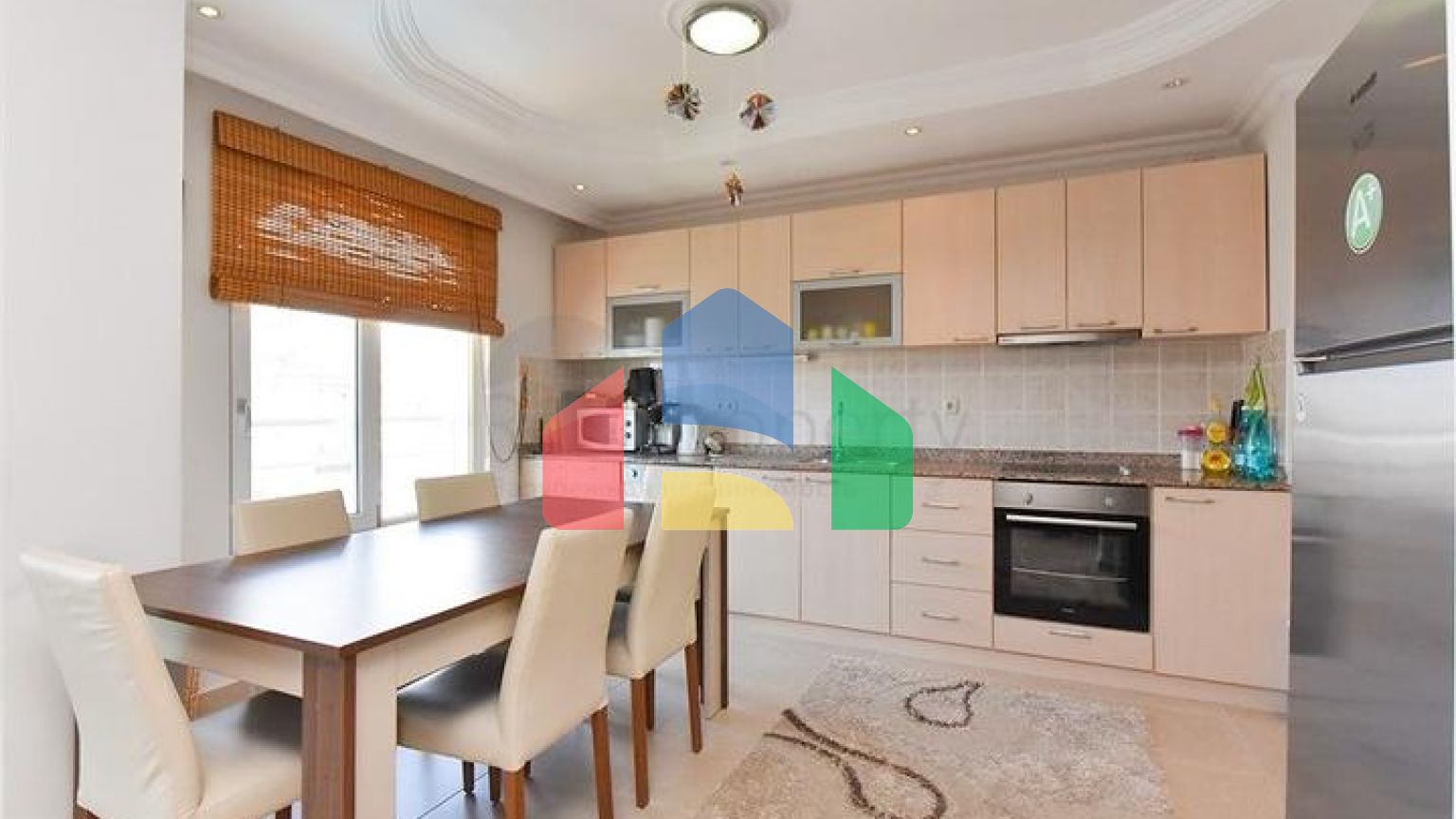 Простора квартира з видом на море і гори в районі Джікджіллі