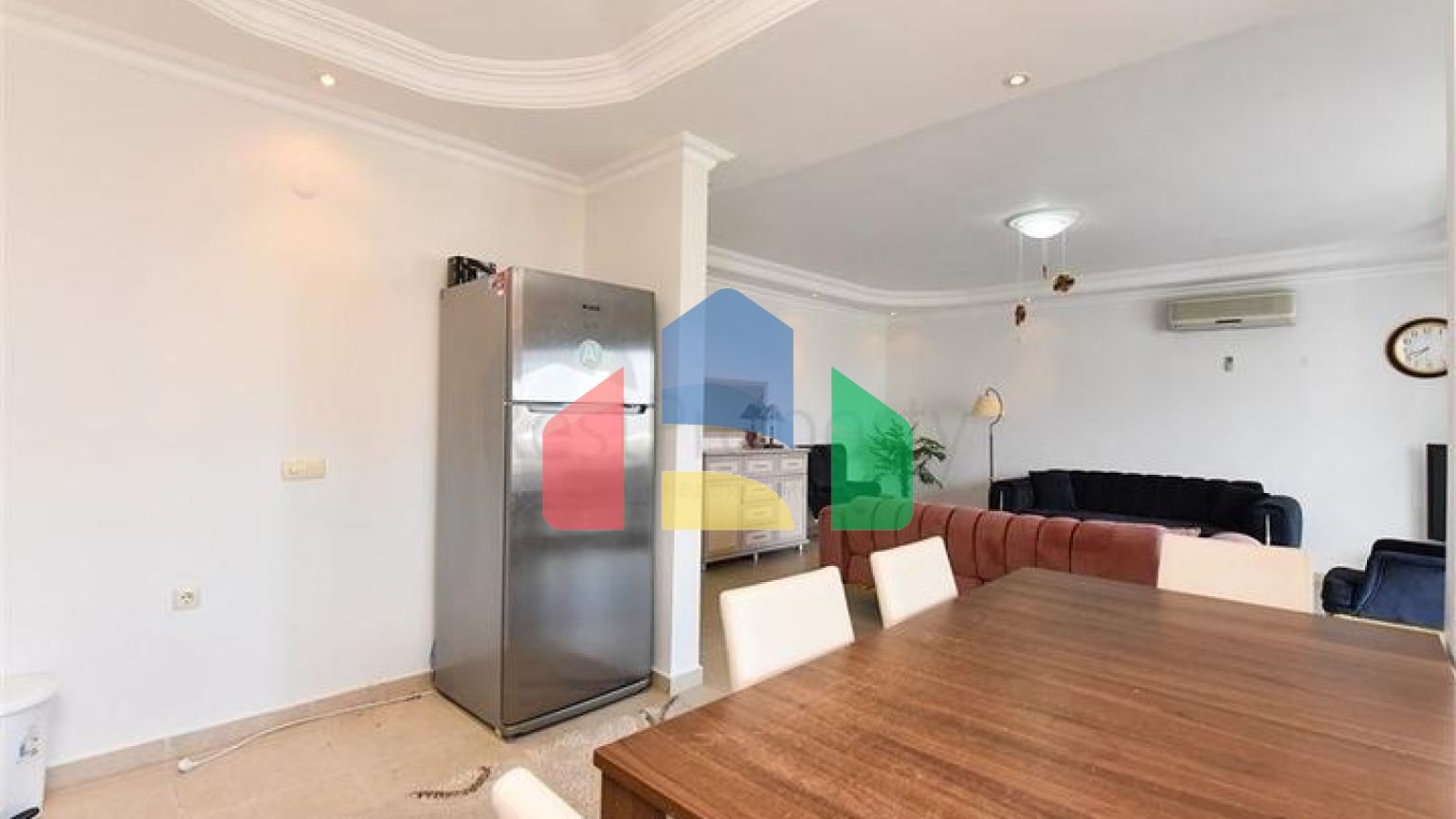 Простора квартира з видом на море і гори в районі Джікджіллі