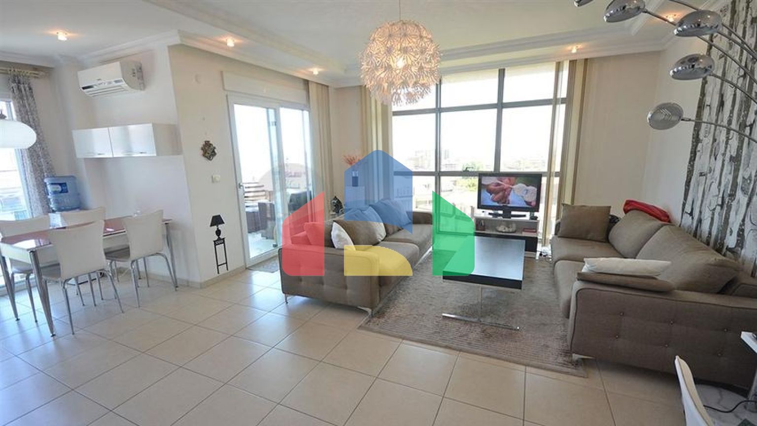 Простора квартира 4+2 в комплексі з розкішною інфраструктурою в Аланьї