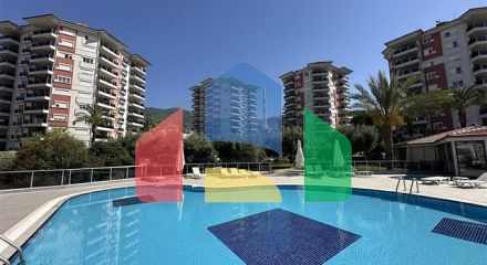 Затишна мебльована квартира 1 + 1 з панорамним видом в районі Джікджіллі