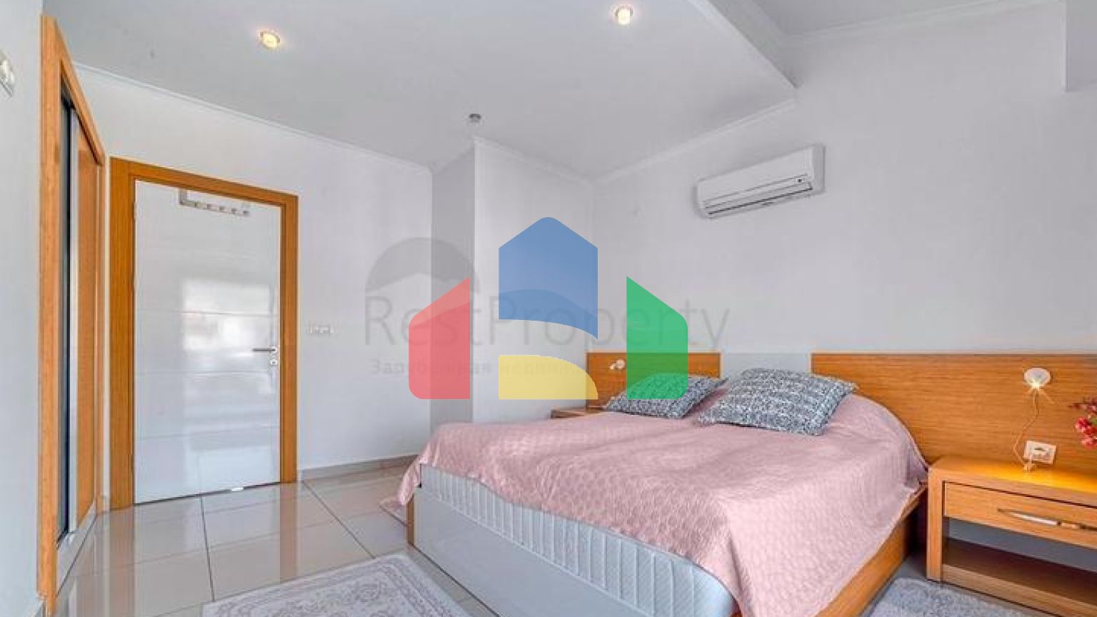 Елегантний пентхаус з видом на море в серці Аланії