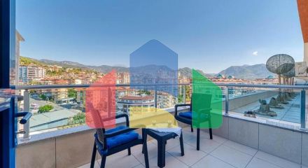 Елегантний пентхаус з видом на море в серці Аланії