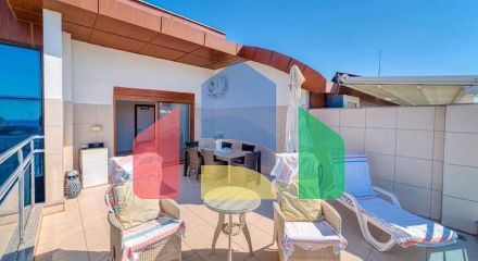 Елегантний пентхаус з видом на море в серці Аланії