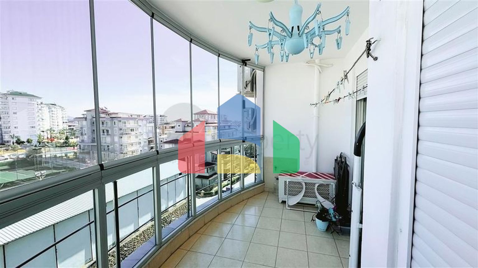 Простора і комфортна квартира в престижному комплексі