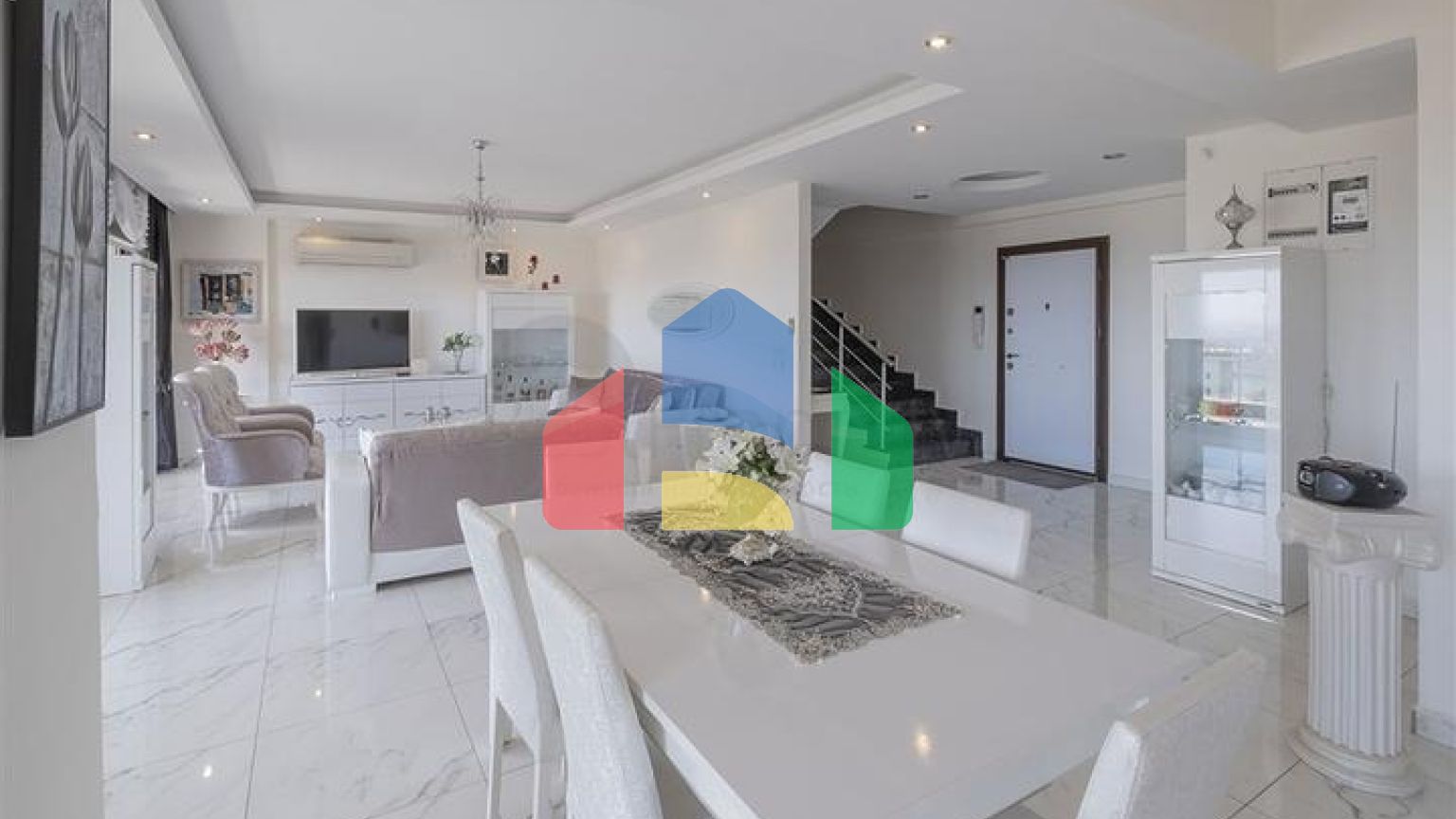 Пентхаус 3 + 1 з видом на море в районі Джікджіллі