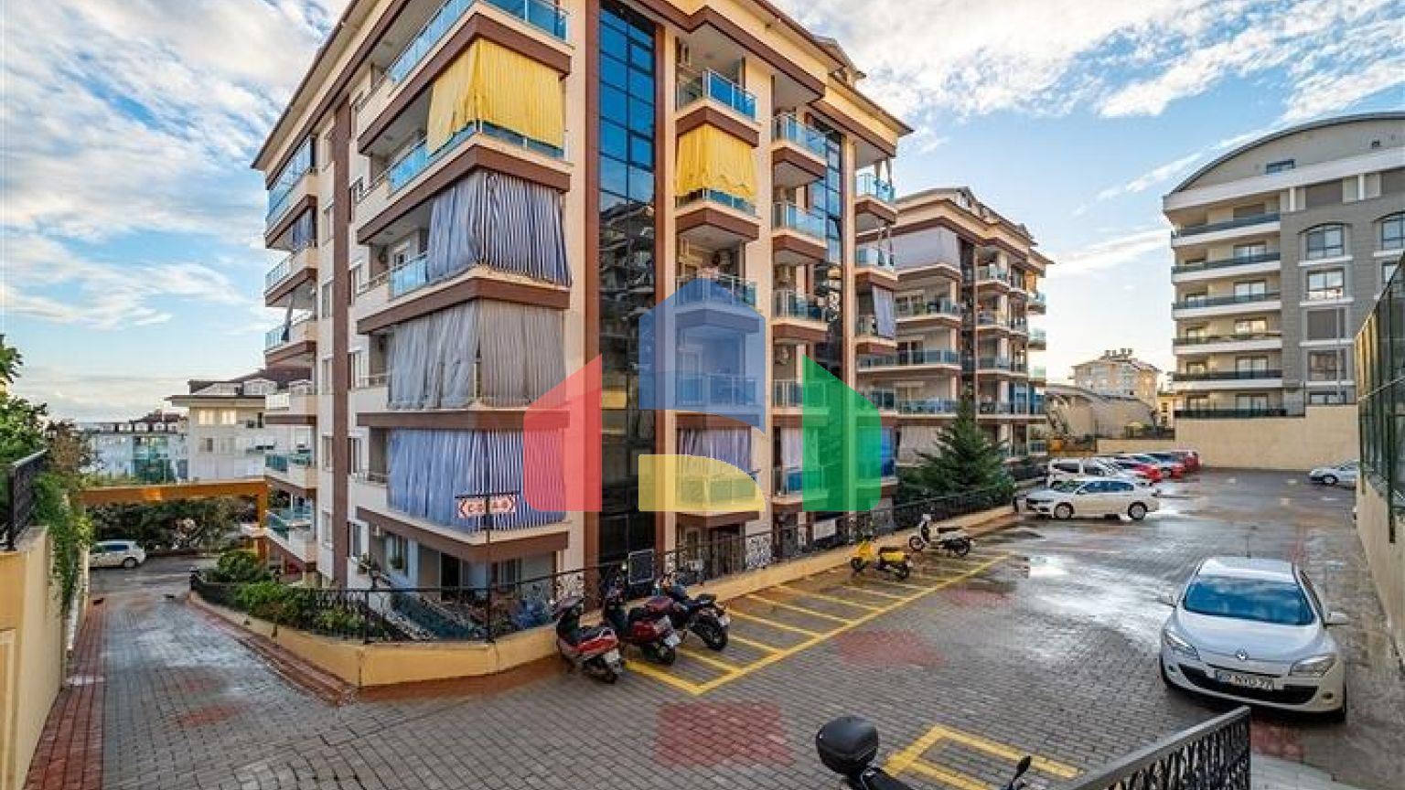 Большой пентхаус от собственника планировкой 4+1 в районе Джикджилли