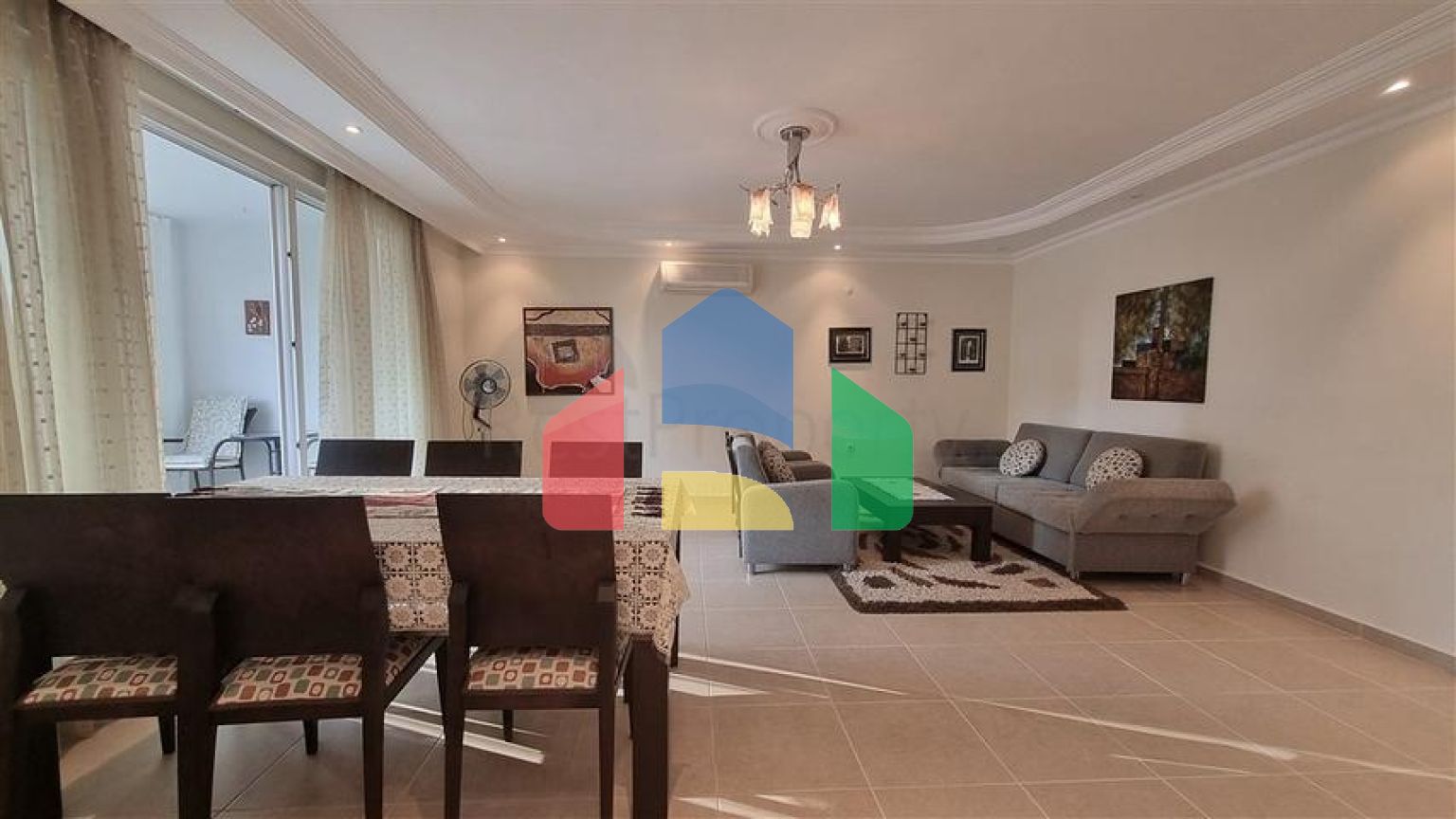 Простора квартира 2 + 1 в районі Джікджіллі