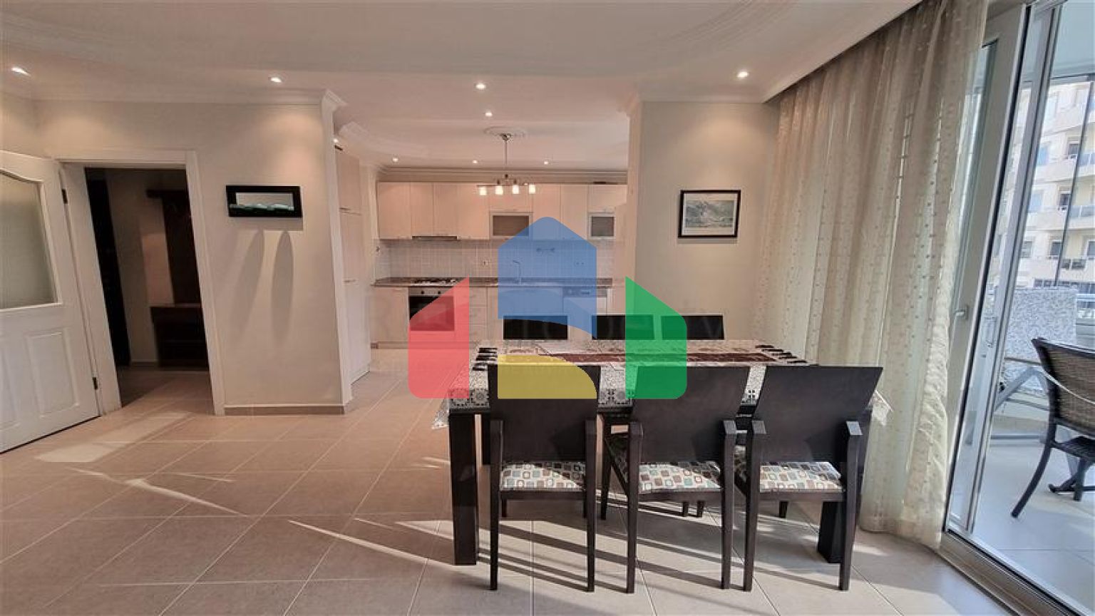 Простора квартира 2 + 1 в районі Джікджіллі