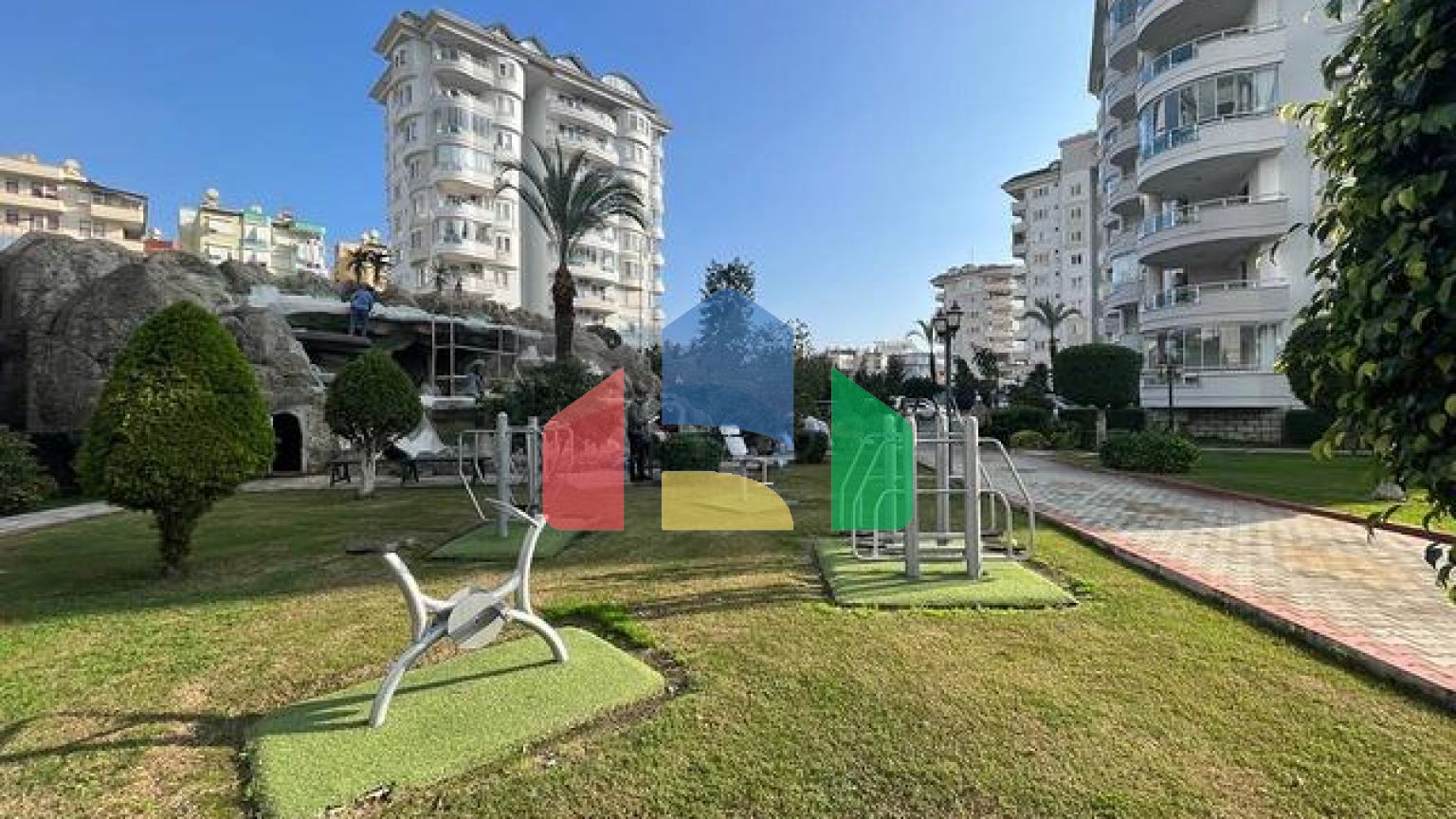 Простора квартира 2 + 1 в районі Джікджіллі