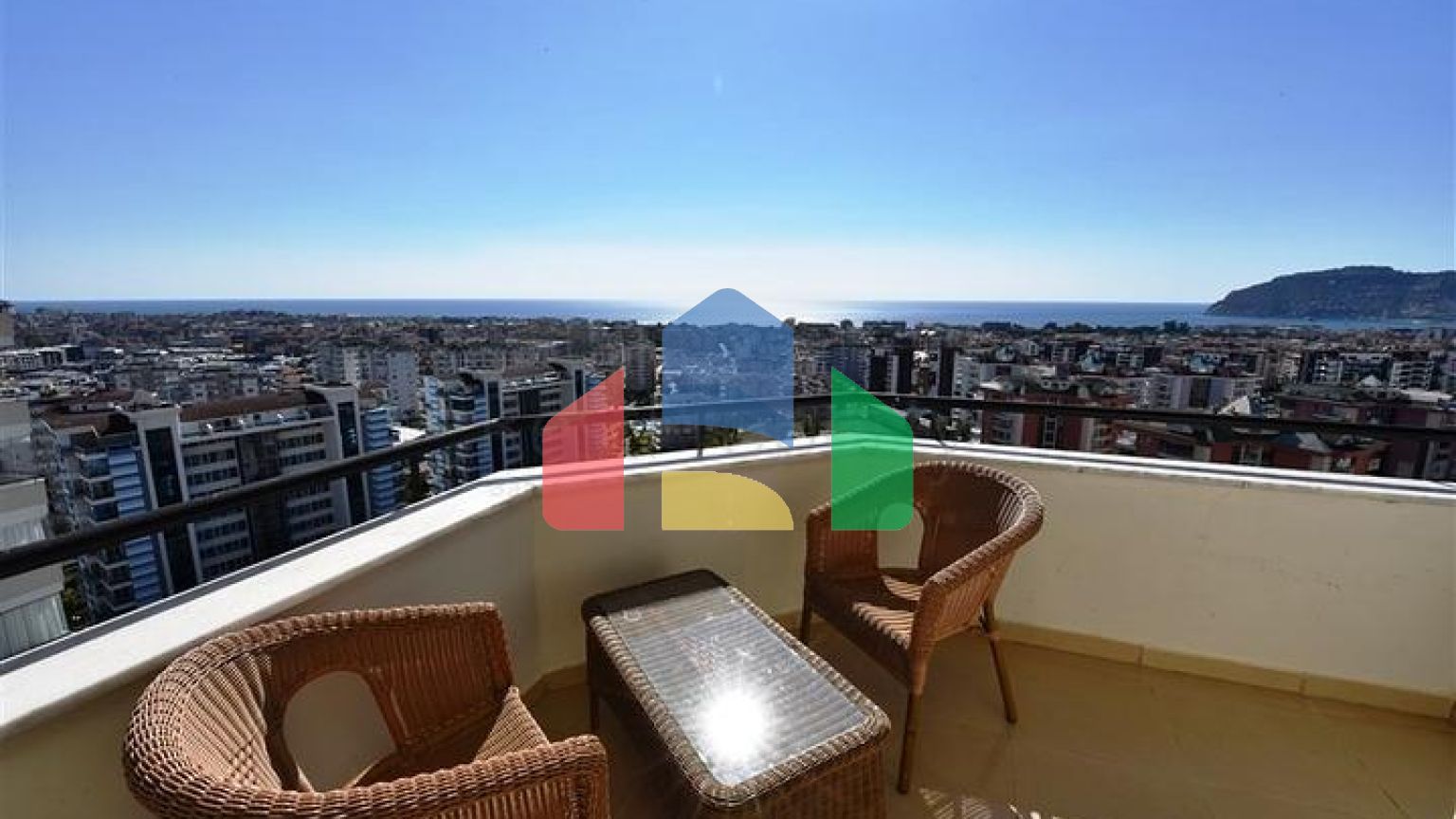 Простора квартира 2 + 1 в районі Джікджіллі