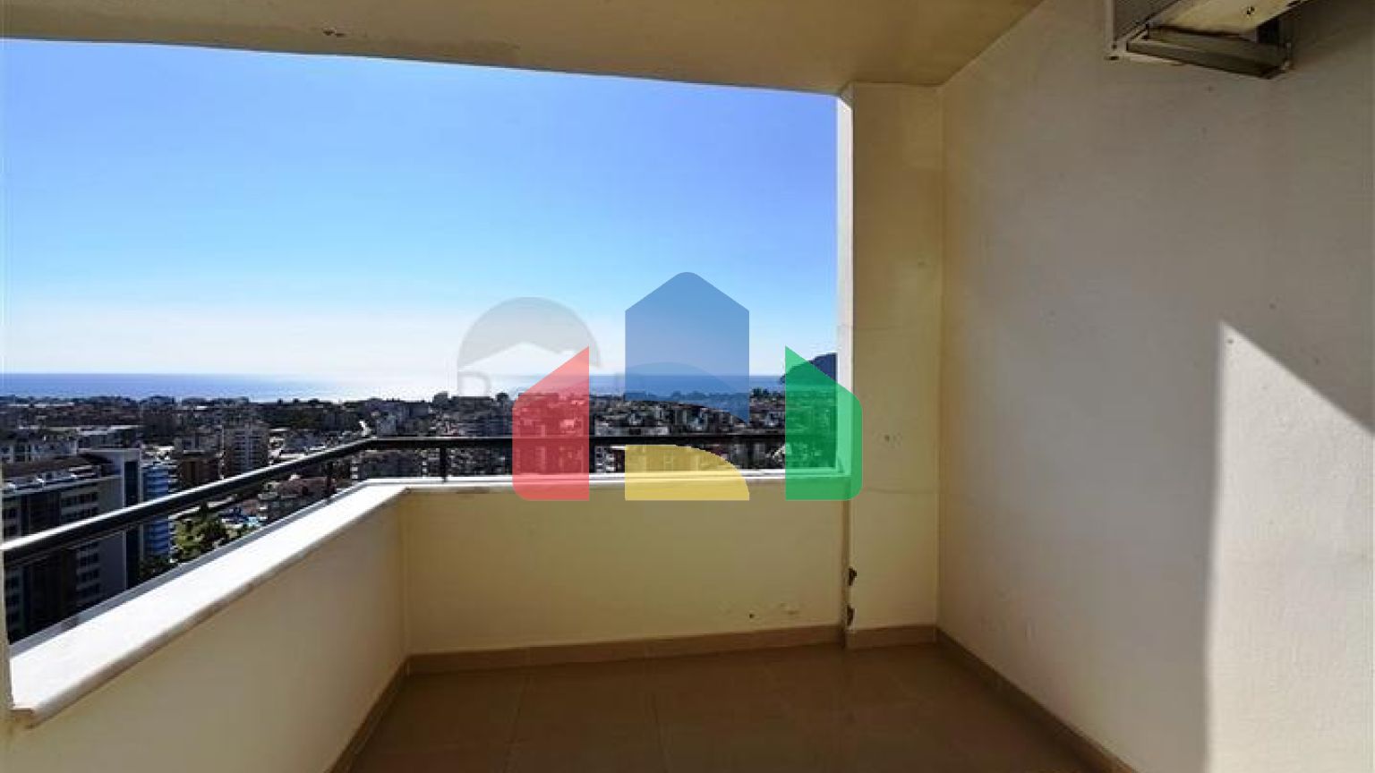 Простора квартира 2 + 1 в районі Джікджіллі