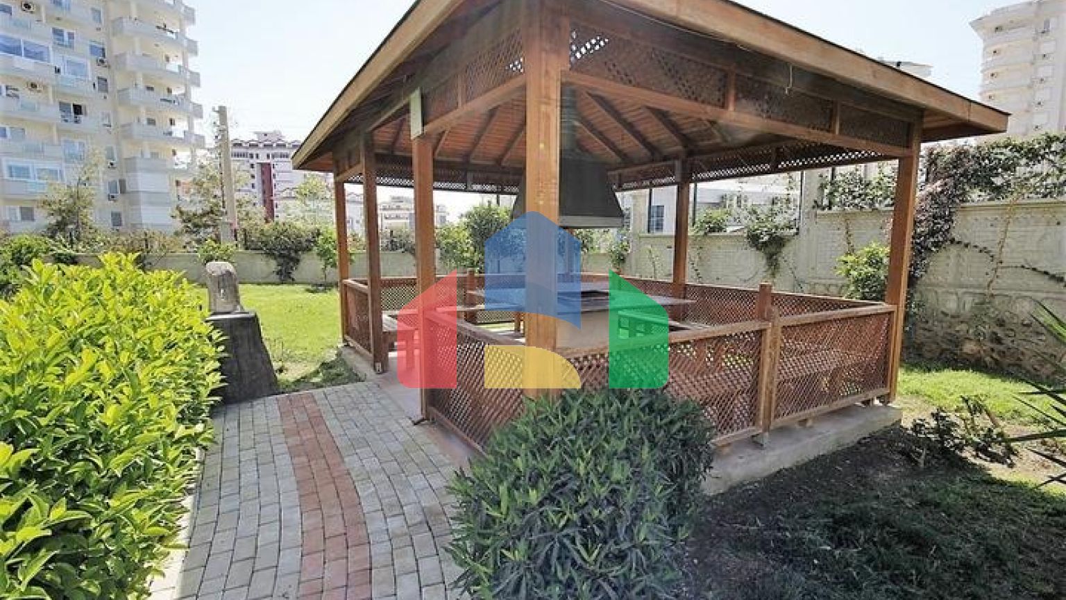 Мебльована квартира планування 1 + 1 в районі Джікджіллі