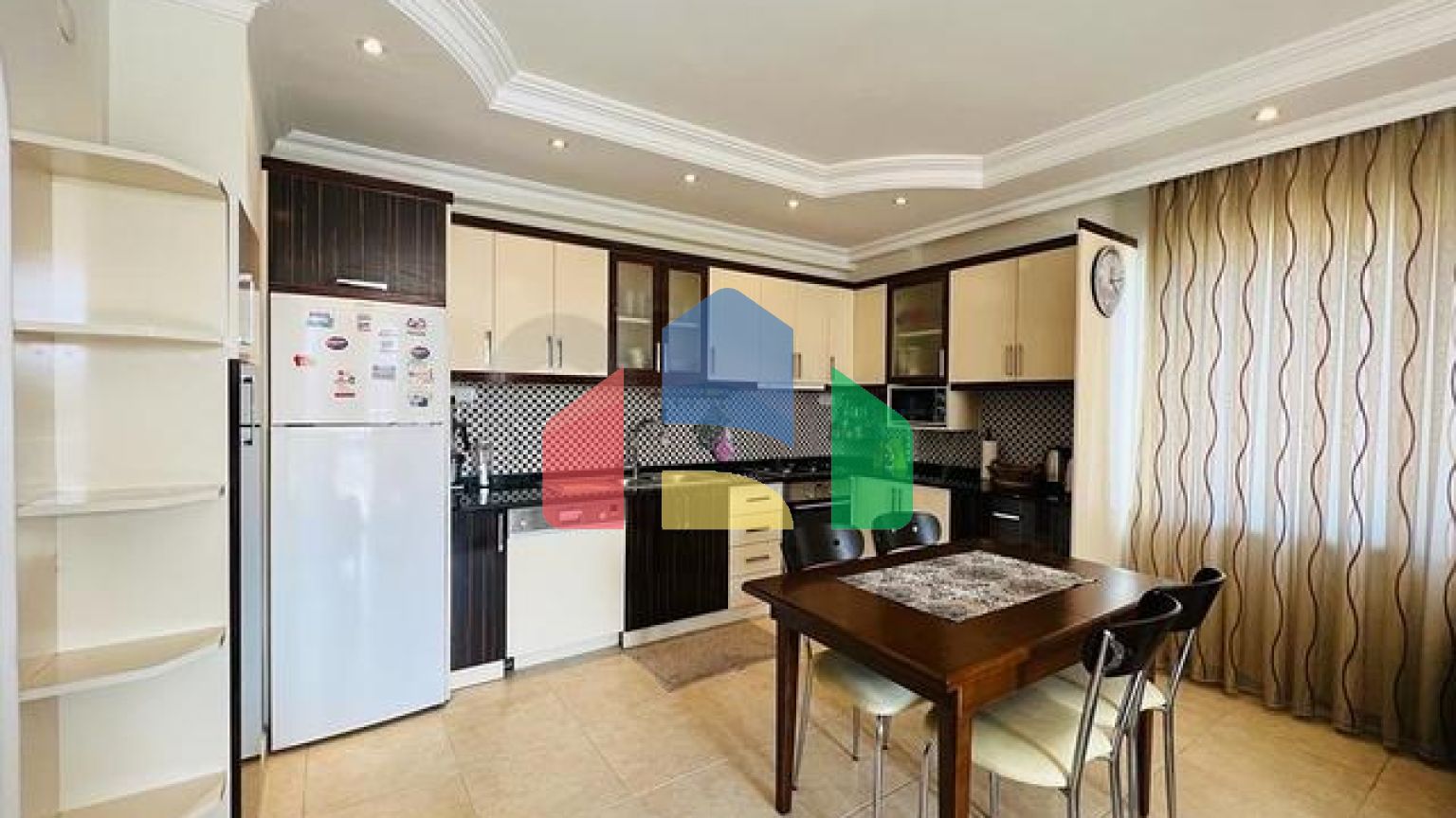 Простора квартира плануванням 1 + 1 в районі Джікджіллі.