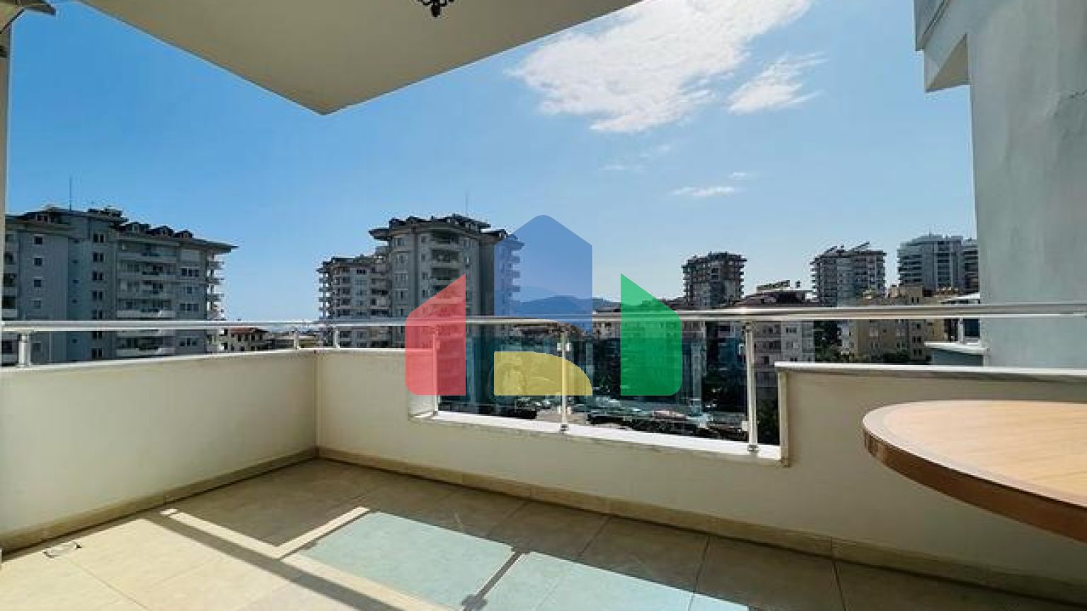 Простора квартира плануванням 1 + 1 в районі Джікджіллі.