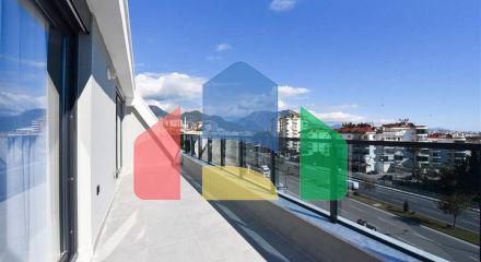 Spacious 4+1 penthouse in Cikcilli