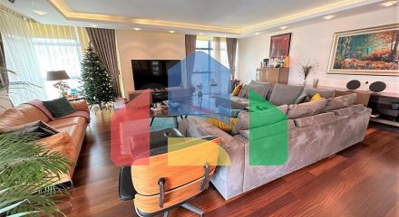 Простора квартира з дизайнерським ремонтом