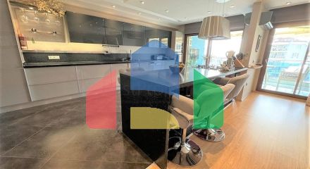 Простора квартира з дизайнерським ремонтом