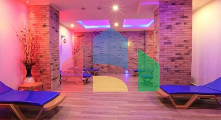 Простора квартира з дизайнерським ремонтом