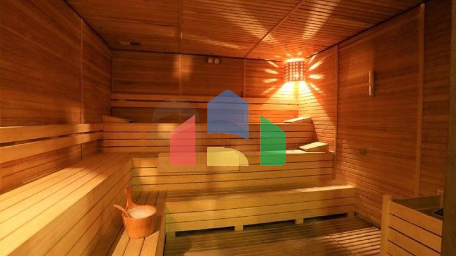 Простора квартира з дизайнерським ремонтом